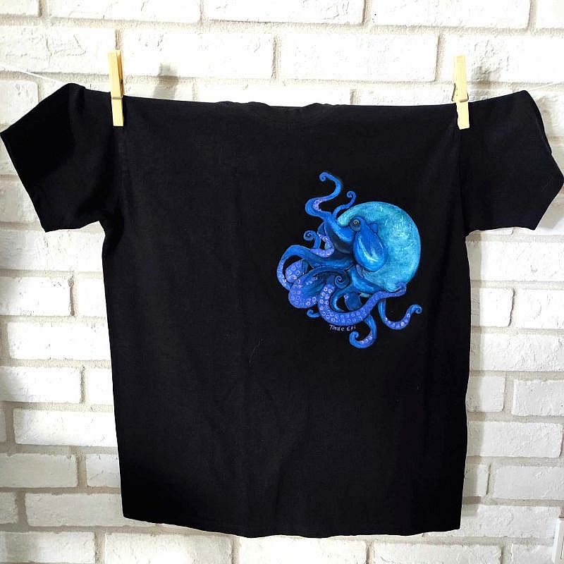 Blue Octopus t-shirt